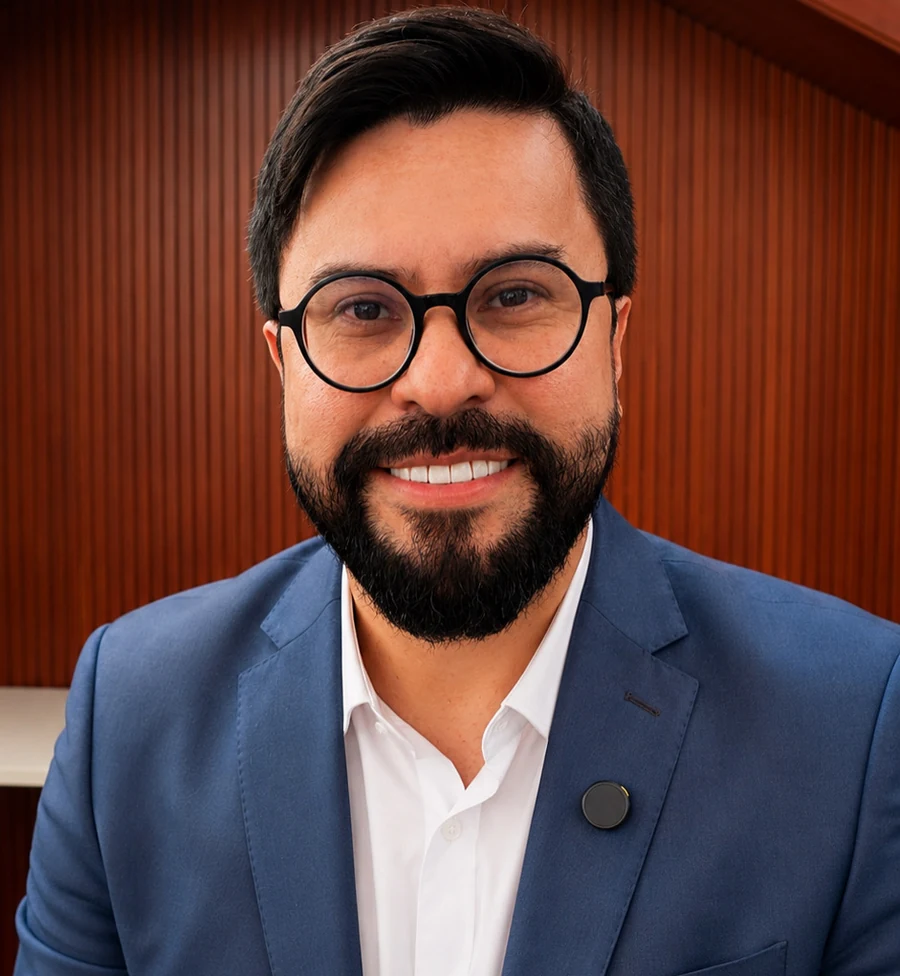 Registro de palestra de Leandro Andrade da Rocha em auditório